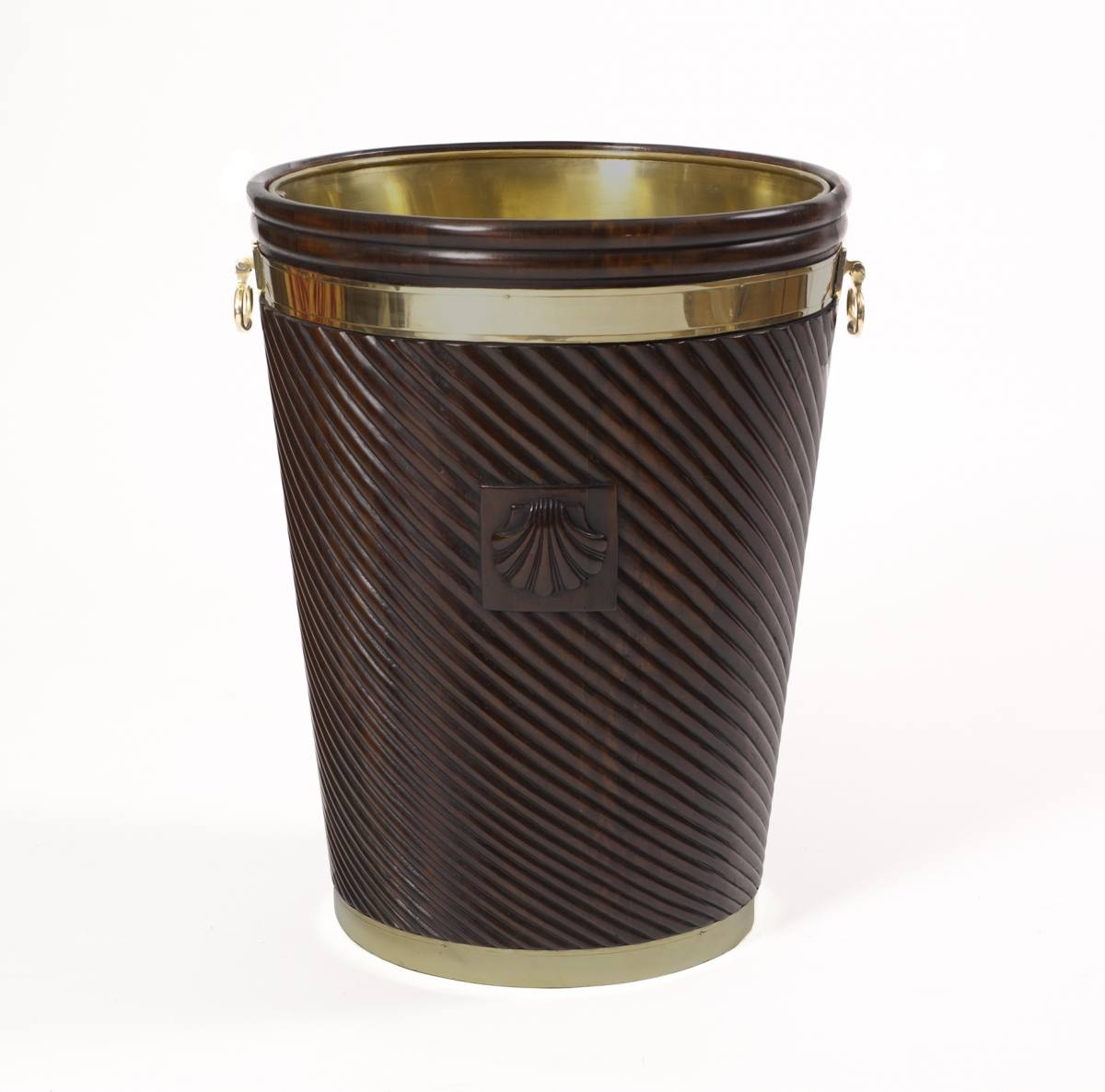 A61 Large Irish Shell Peat Bucket